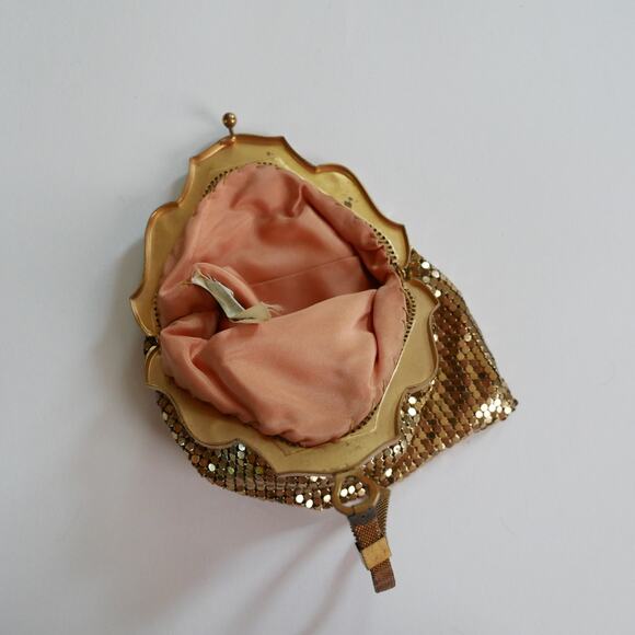 Whiting & Davis Gold Mesh Bag Antique 1950s Evening Bag Clutch Mini-Bag Petite - Picture 3 of 15